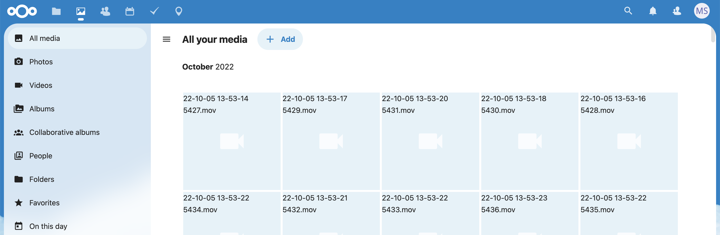 Screenshot of NextCloud with missing thumbnail images